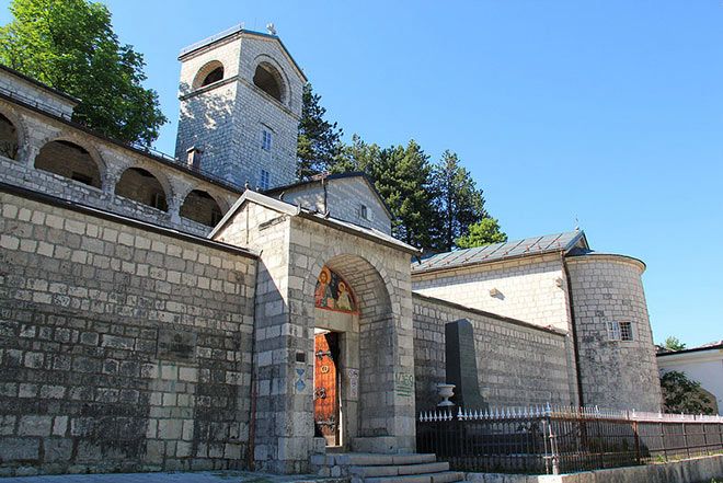Karadağ Görülmesi Gereken Yerler Cetinje Manastırı, Karadağ