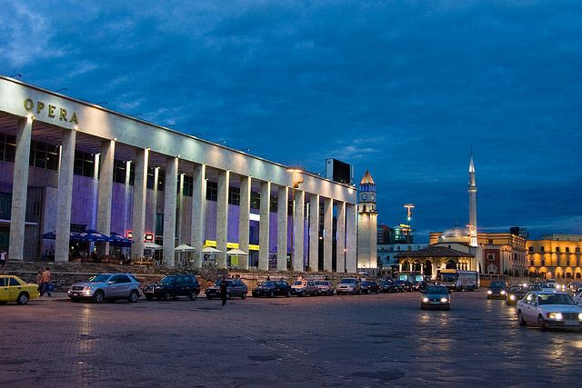 Opera binası, Edhem Bey Camii ve Saat Kulesi | Flickr @lassi.kurkijarvi