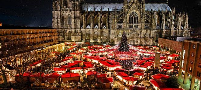 Devasa katedrali ile Köln Noel Pazarı